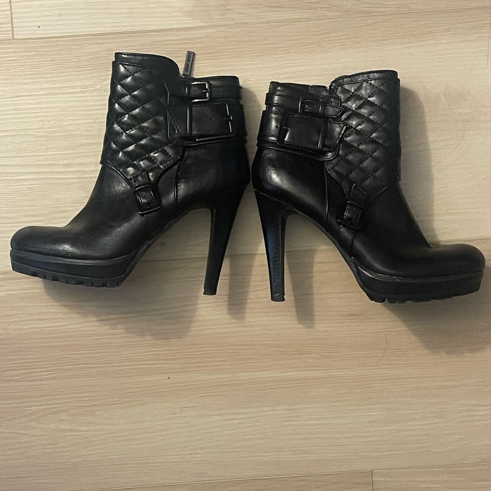 Black Nine West booties